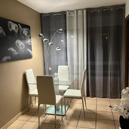 2 Pieces Apartment *